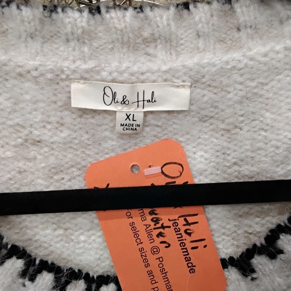 3896 Size XL Oli & Hali Light Cream Crewneck Sweater with Black Trim - Picture 2 of 7